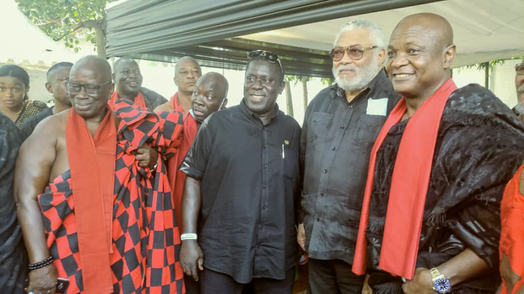 Photos - Agbogbomefia Togbe Afede XIV led a delegation of Chiefs to commiserate with Jerry John Rawlings on the demise of her mother.
